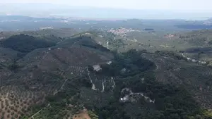 Edremit Kızıl Keçi Kamp Alanı Doğa Manzarası Tam Boyutlu Resim: https://kizilkecicamp.com/gallery/kus_bakisi_2.JPG.webp